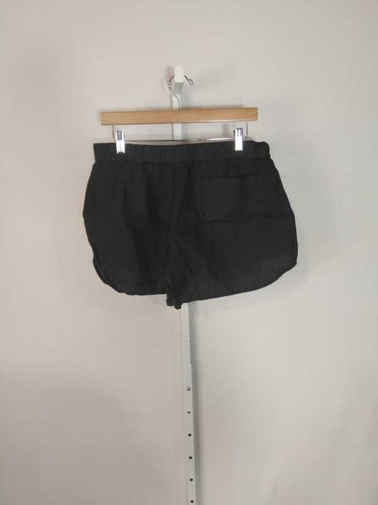 Barefoot Shorts - Outerworn