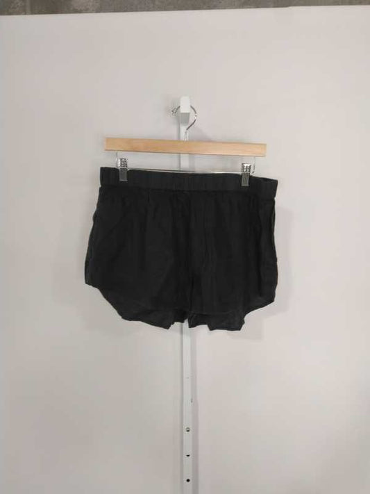 Barefoot Shorts - Outerworn