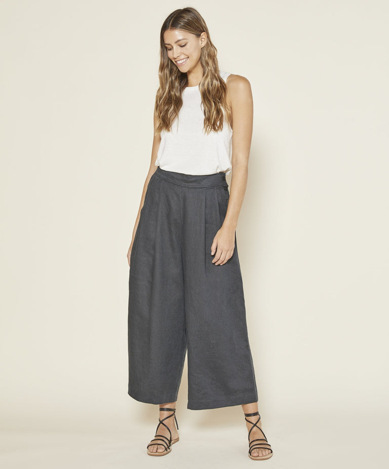 Eclipse Pleated Pants - Outerworn